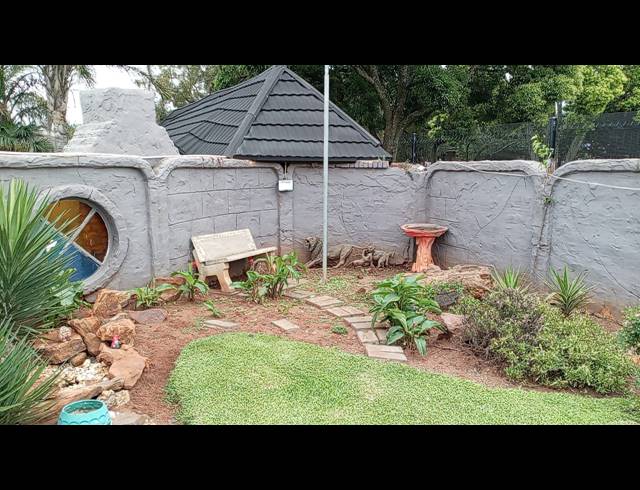 3 BEDROOM FREESTANDING FOR SALE IN KANONKOP